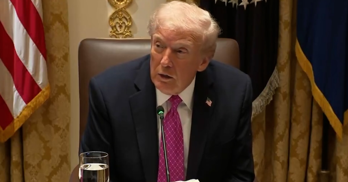 Trump revela oferta de Maduro para evitar conflicto con EE. UU. amid despliegue militar en el Caribe.